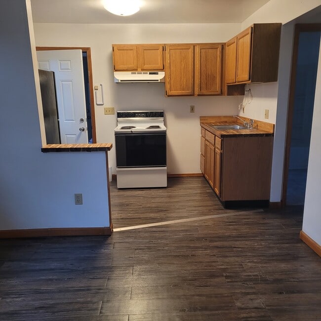 Kitchen - 203 Stafford Rd Unit Duplex