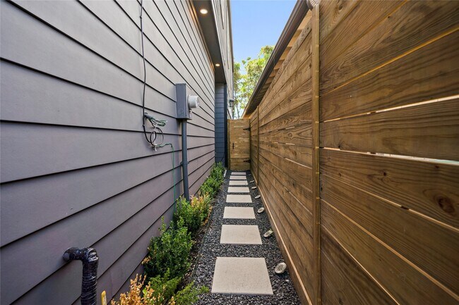 Photo - 3802 Buck St