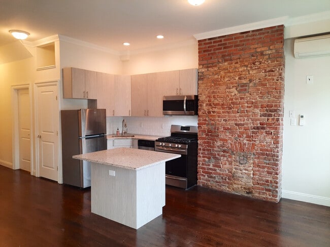 Building Photo - 158 6th St Rental