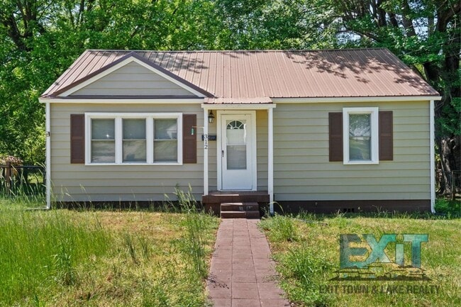Building Photo - Fully Remodeled Home in Quiet Chase City Neighborhood