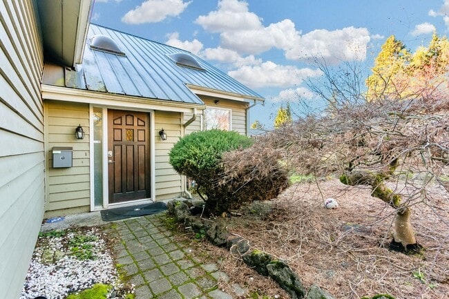 Photo - Spacious Tacoma Home for Rent – Available Now!