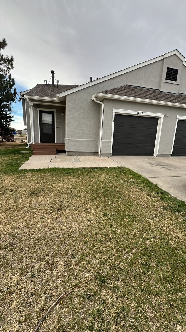 Building Photo - 1281 Dakota Dr