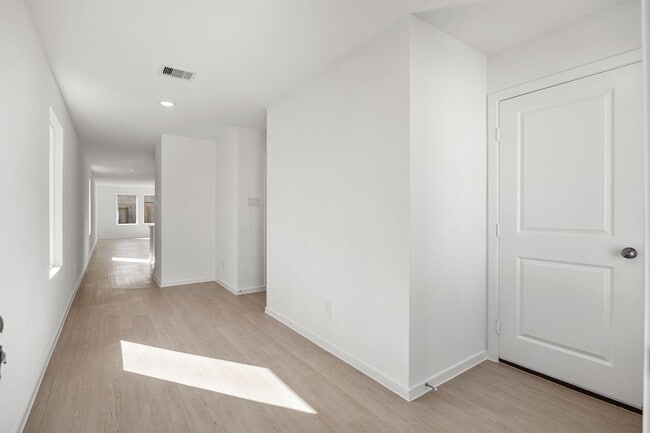 Photo - 31433 Moore Rd