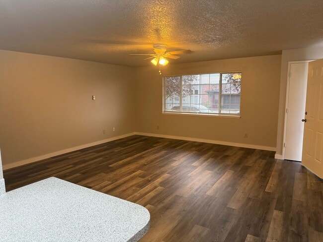 Building Photo - CL2622-2624 Unit 2622