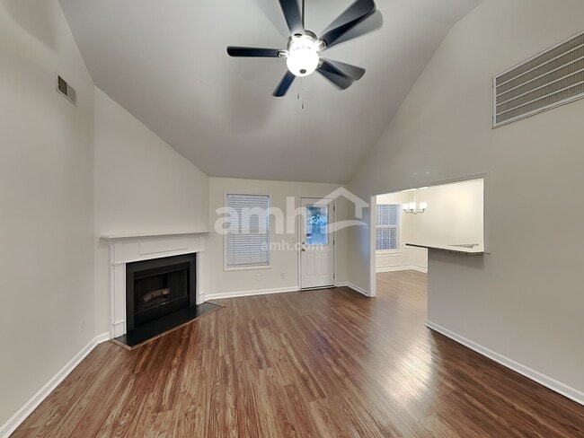 101 Fawcett Ct