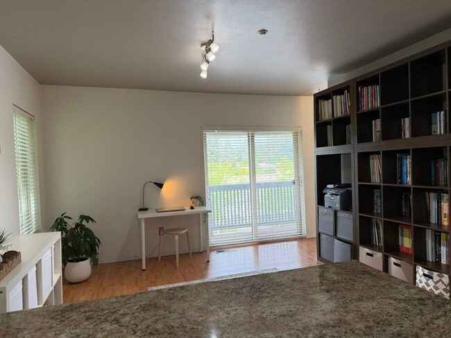 Photo - Amazing 3 bd Condo in Fircrest
