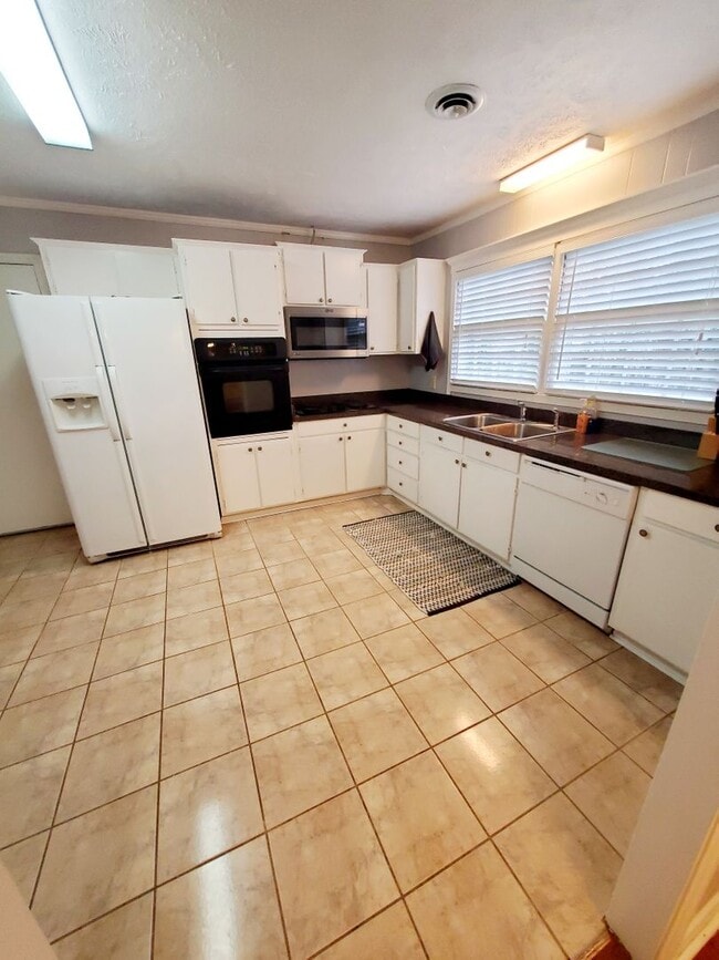 Photo - Desireable Home in Surfside Beach just blocks from the ocean