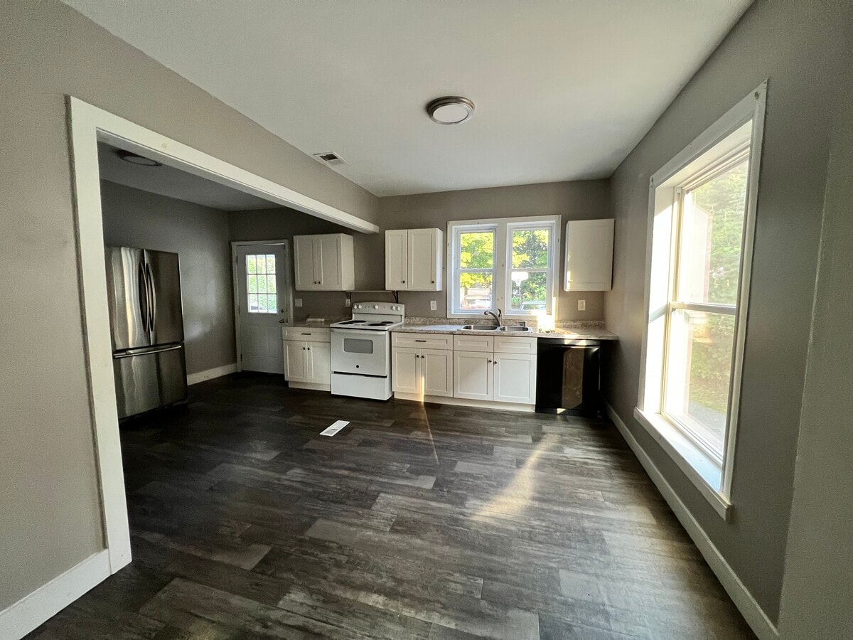 Photo - 634 Lansing St Casa