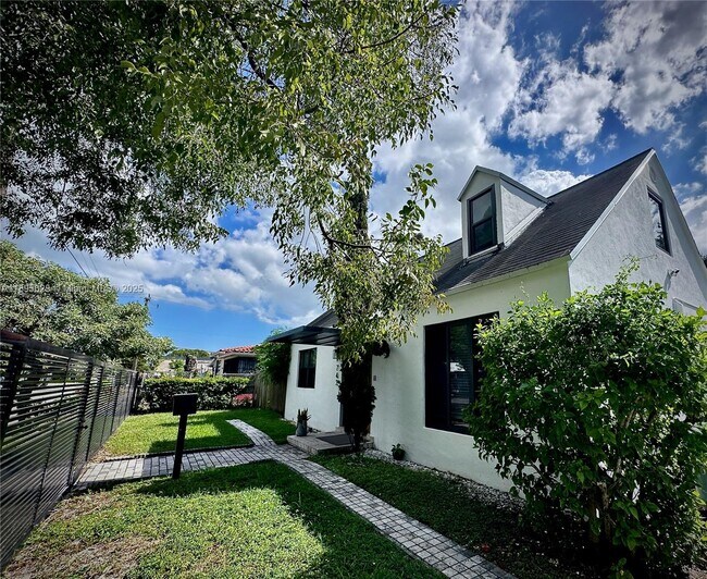 Photo - 742 NW 50th St