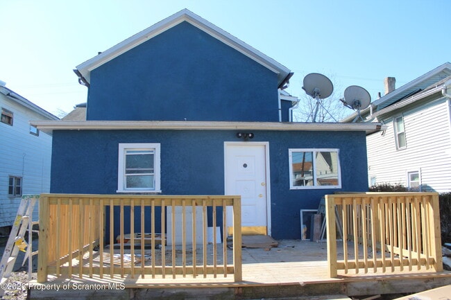 Photo - 335 Phelps St