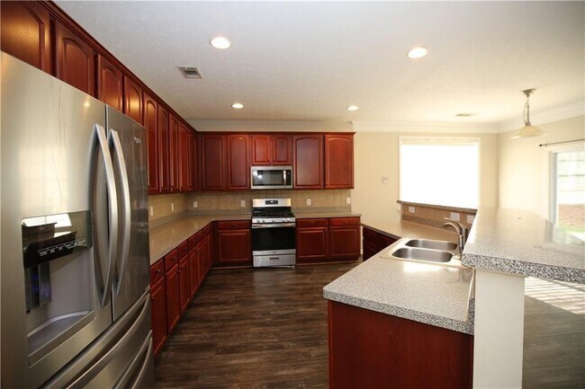 Photo - 173 Parkmont Ct
