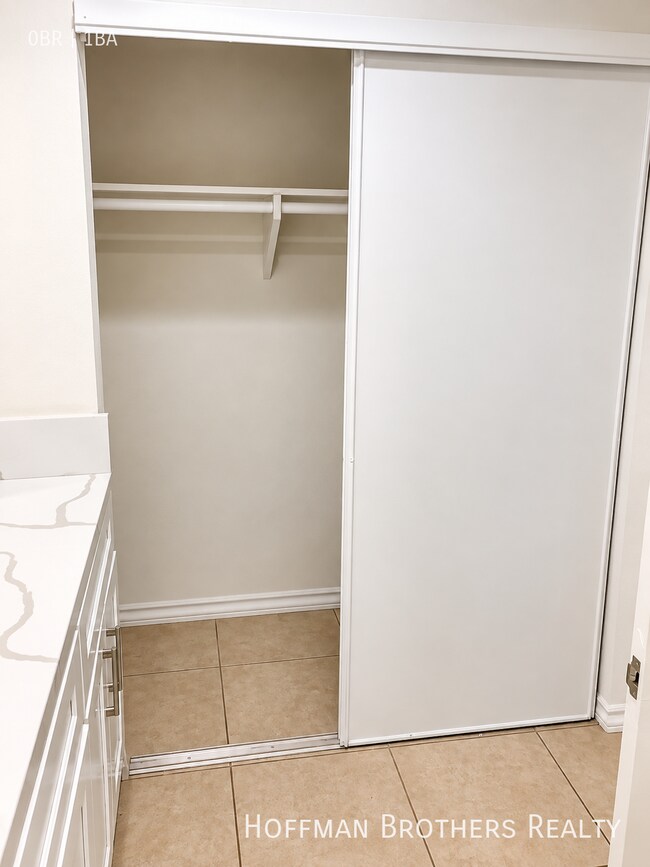 6151 Fountain Ave Unit 1