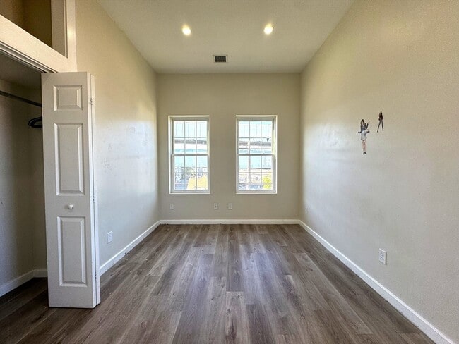 Photo - 75 Williams St Unit 3L