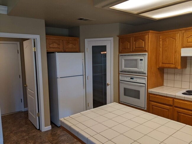 Photo - Wonderful home close to Clovis North and Copper River offering a large backyard, updated fixtures...