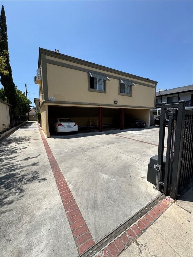 Photo - 5255 Satsuma Ave Condo Unit 8-8