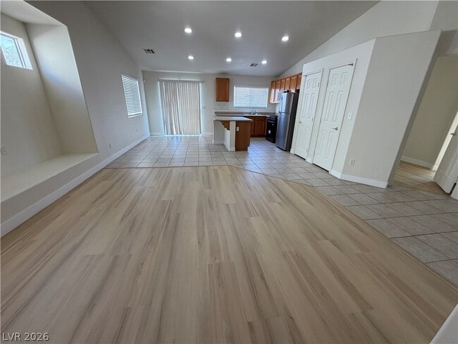 Photo - 513 Lava Beds Way