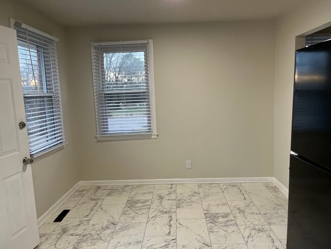 Photo - 105 Rhine Dr