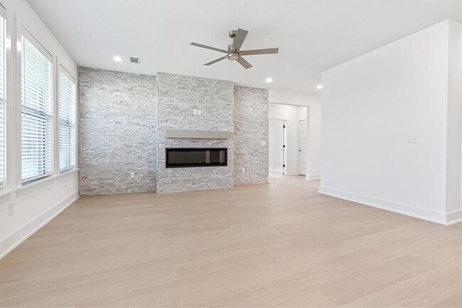 Photo - 7004 Orange Ave