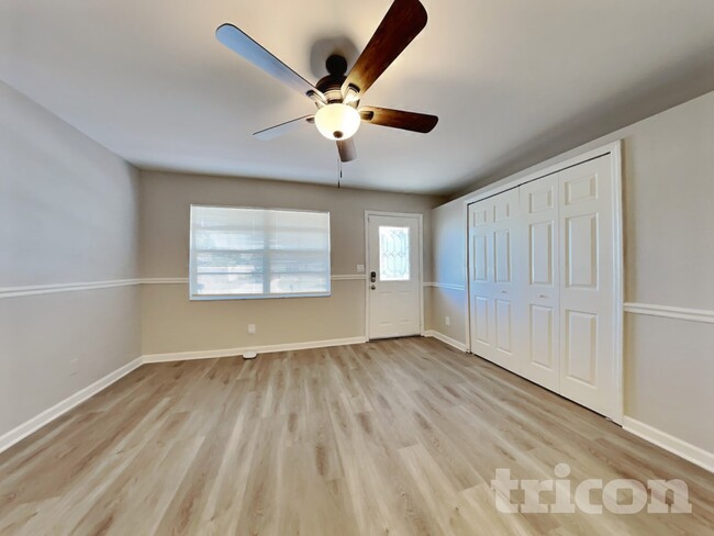 Photo - 6423 4th Ave NE