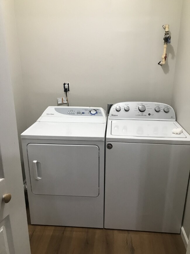 Photo - 209 Summerston Pl