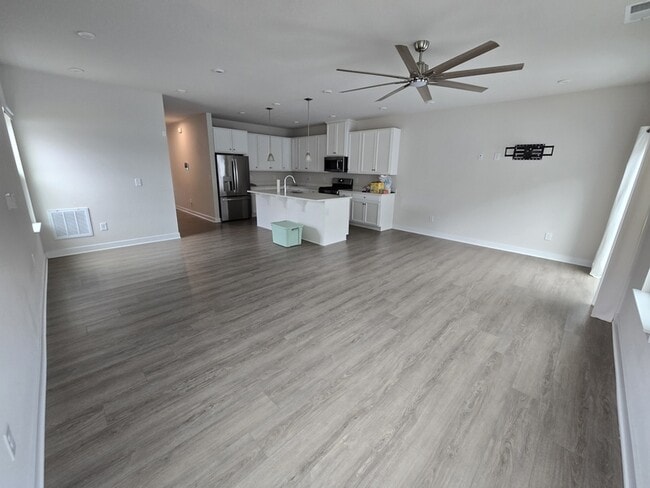 Photo - 1609 Whistling Rd