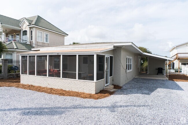 Building Photo - Beautiful Three Bedroom with Private Beach... Rental