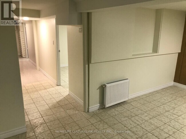 Photo - 184 Livingstone Ave