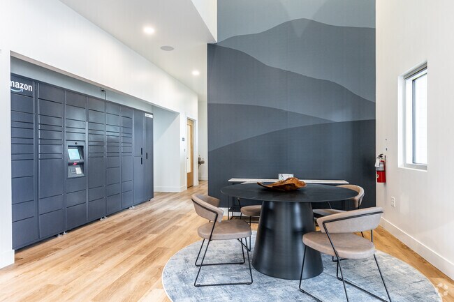 Amazon Hub Lockers