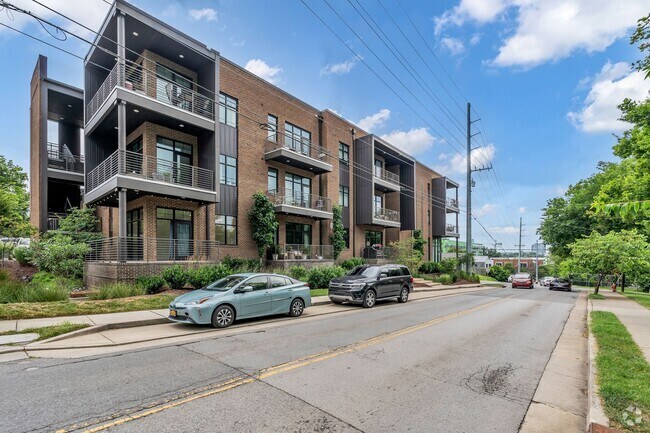 Building Photo - 1403 Martin St Rental