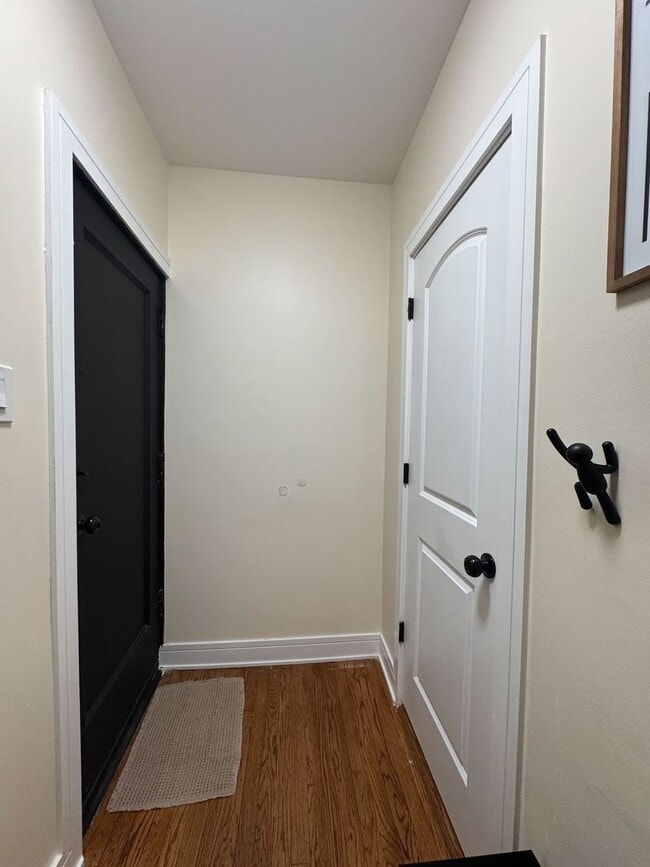 Photo - 610 E 74th St Unidad 1B