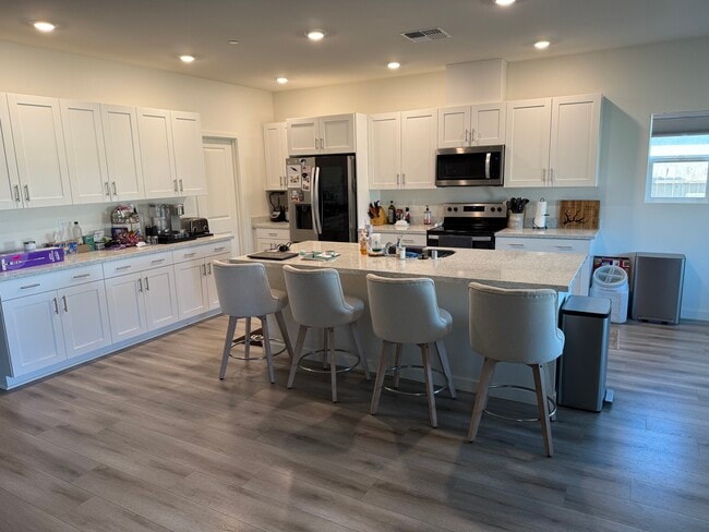 Kitchen - 5308 Feathers Ave