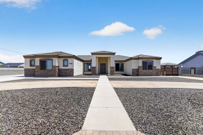 Building Photo - Luxury Meets Country Charm: Custom 5BR Home on Acreage in San Tan Valley