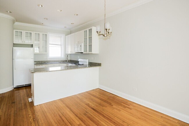 Photo - 3852 N Southport Ave