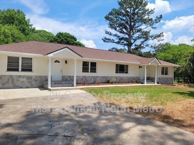 Building Photo - 2437 Lower Roswell Rd Rental