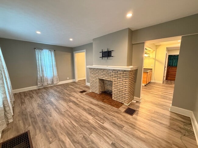 Photo - 3 Bedroom 2 1/2 Bathroom with one car detached garage