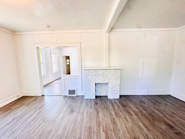 Photo - 924 Ansel Rd