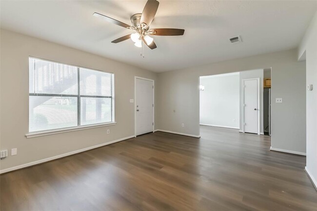 Photo - 2546 S Texas Ave Apartamento Unidad B