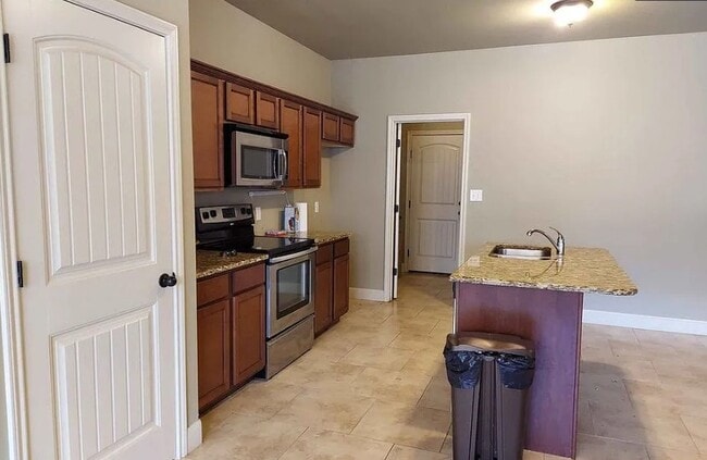 Photo - 704 Darlington Dr