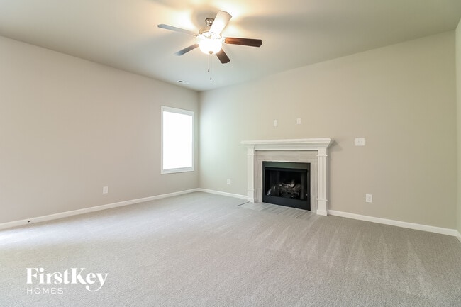 Photo - 177 Winter Red Wy