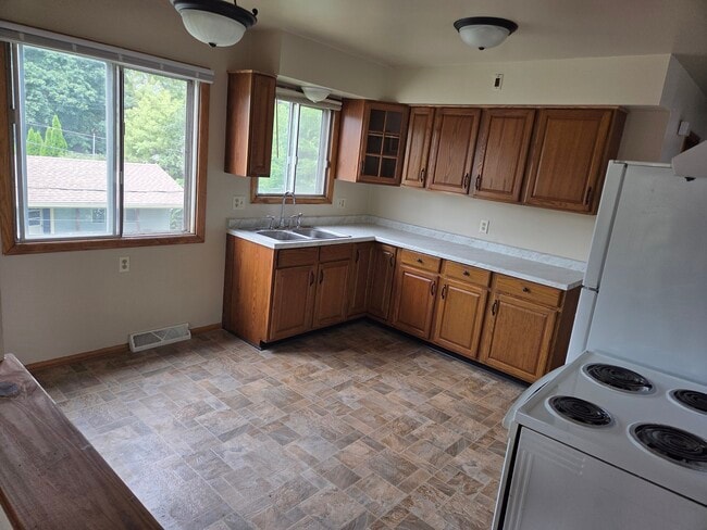 Photo - 1318 Church St Unit 3 bedroom upper incl. Wat