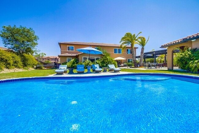 Building Photo - RENT SPECIAL | Large Estate with Resort-Style Amenities