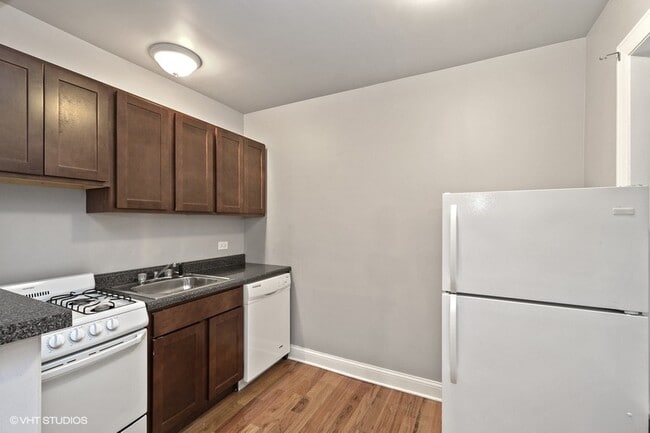 Photo - 1347 N Dearborn