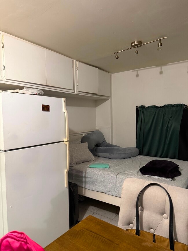 Photo - 3130 68th St Unit Studio Apartment Woodside