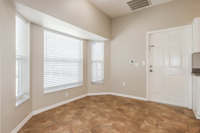 Photo - 8522 N Campbell Rd