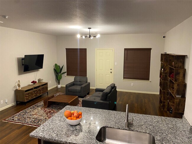 Photo - 6513 Knox St