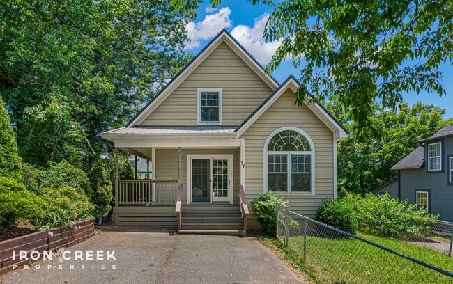 Charming Three-Bedroom Home with Solar Pow... - Charming Three-Bedroom Home with Solar Pow...