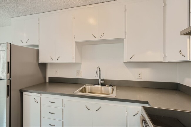 Building Photo - Amazing 1bed/1bath Apartment in White Center! Unit 204