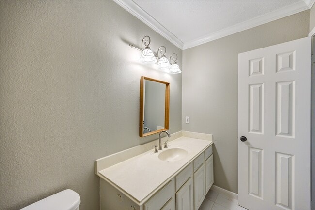 Building Photo - 940 Wycliffe Dr Unit 6