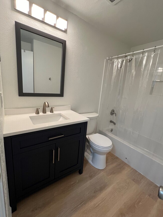 490 Lindley Ln Townhome Townhome Rental in Eugene OR