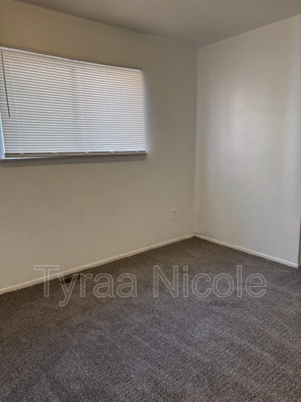 Photo - 11717 Outer Dr W